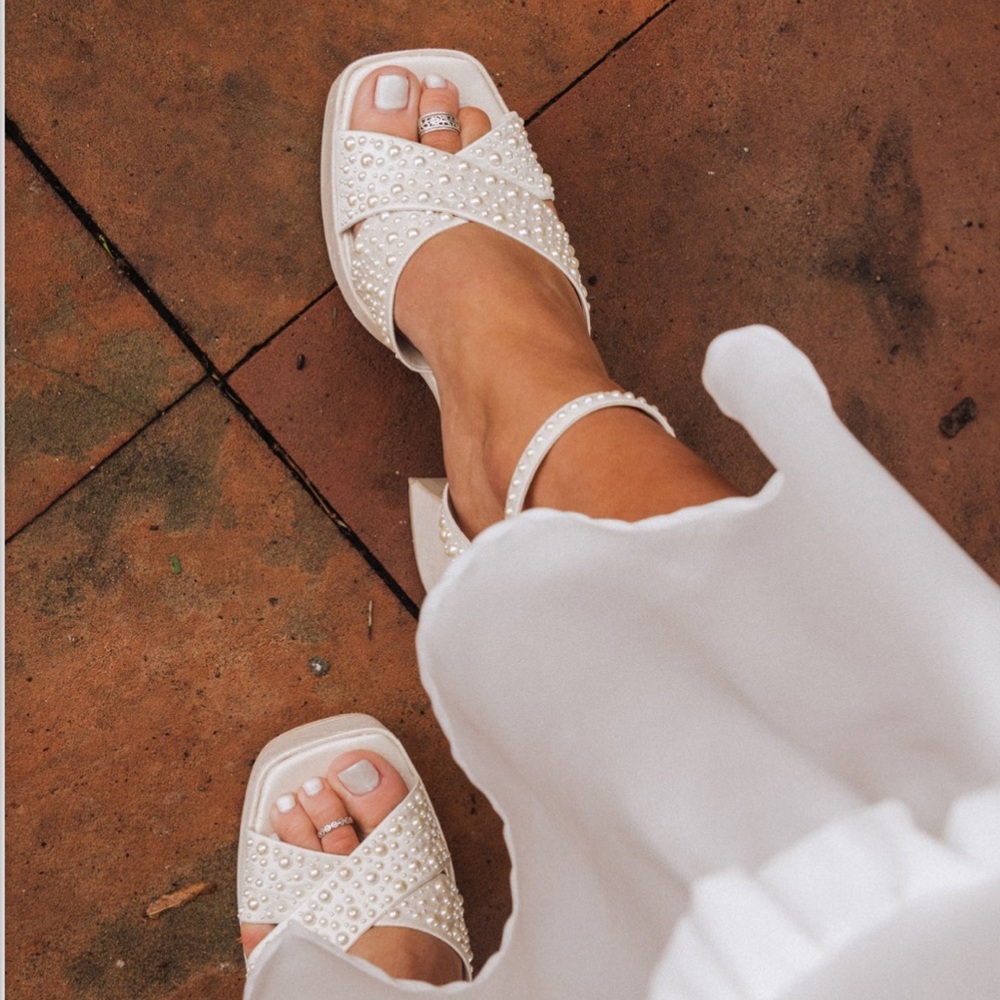 New! Dolce Vita Wessi Platform Heel - Picture 6 of 9